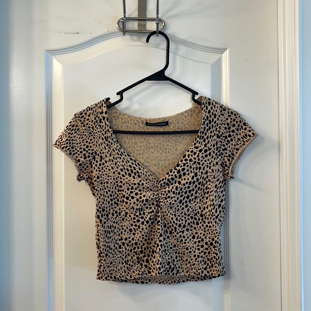 Brandy Melville Leopard Print Crop Top Short Sleeve